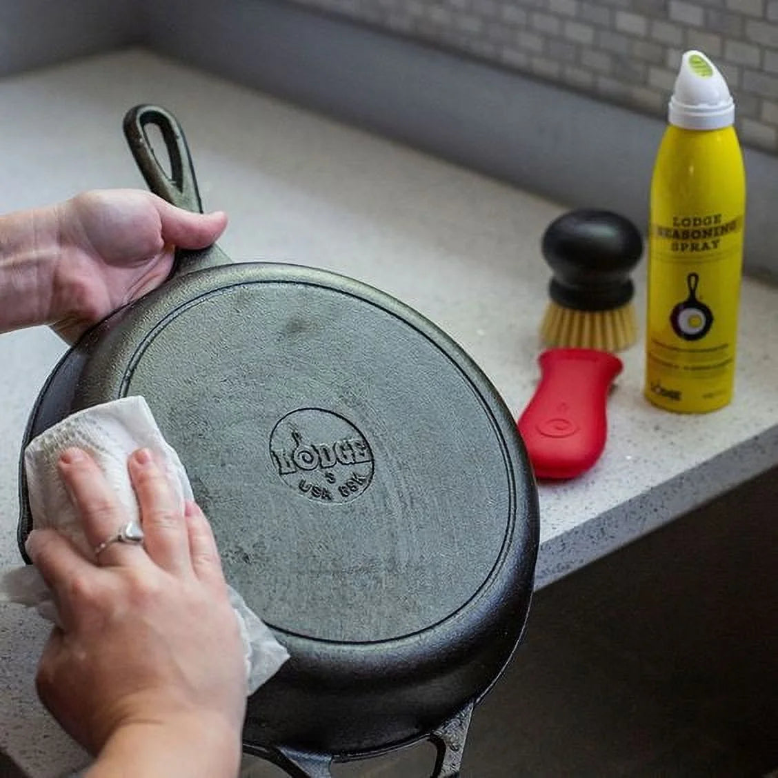 Lodge Cast Iron Seasoned Care Kit